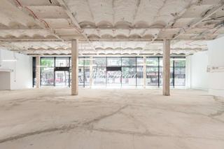 Location Local commercial à Sant Gervasi - Galvany. Gran local con fachada de 22 m en travessera de gràcia