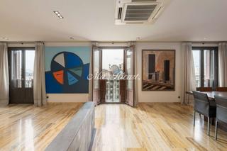 Pis  N/a. Impresionantes vistas a la casa batlló  200m2  3 hab