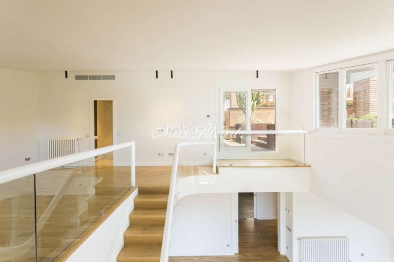 Foto 39f07175-93fe-4f75-802d-d705e75611e7. Alquiler ático  con piscina privada en bonanova en Barcelona