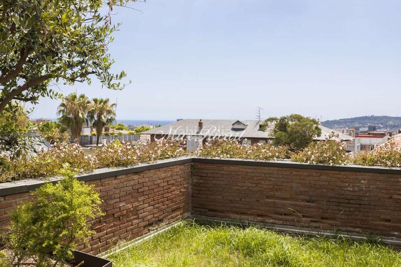 Foto c52d2970-f0d1-4547-814f-0e8c215a960f. Alquiler ático  con piscina privada en bonanova en Barcelona