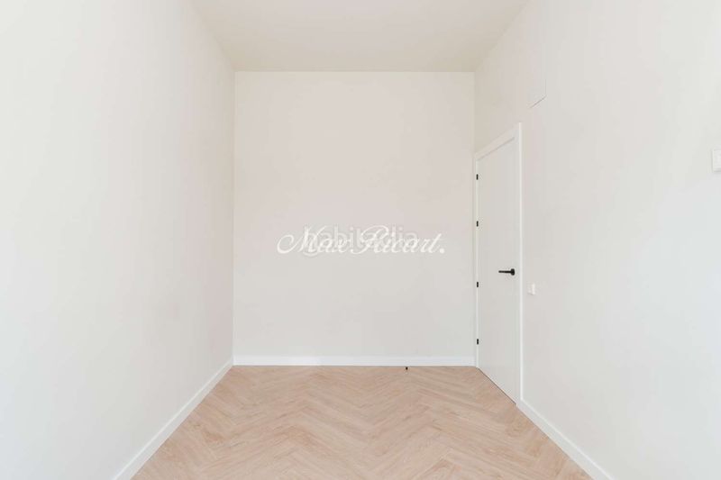 Foto 2f4e3ab2-49db-4400-a8b0-4c6411787099. Ático magnífico atico de obra nueva a un paso de la rambla 100m en Barcelona