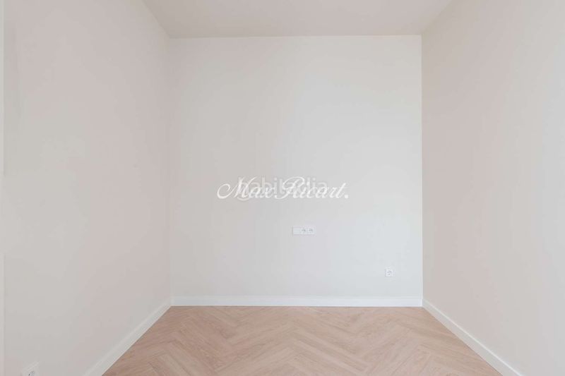 Foto 3a97f3b3-bfe0-4181-8f5f-ed36e48f09fd. Ático magnífico atico de obra nueva a un paso de la rambla 100m en Barcelona