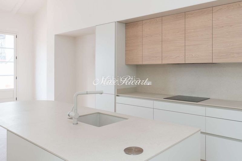 Foto 7cb971c2-e647-4013-8125-758928535606. Ático magnífico atico de obra nueva a un paso de la rambla 100m en Barcelona