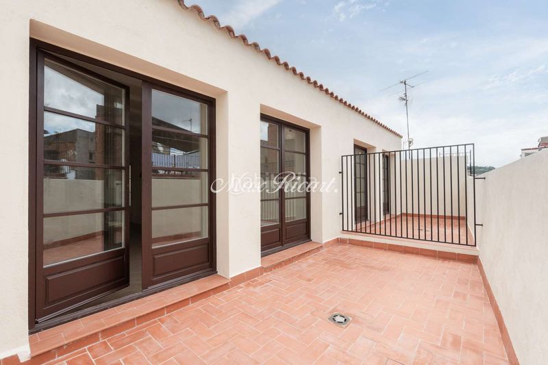 Foto 8d1fd13d-e841-485a-b9bc-02de8fb3131e. Ático magnífico atico de obra nueva a un paso de la rambla 100m en Barcelona