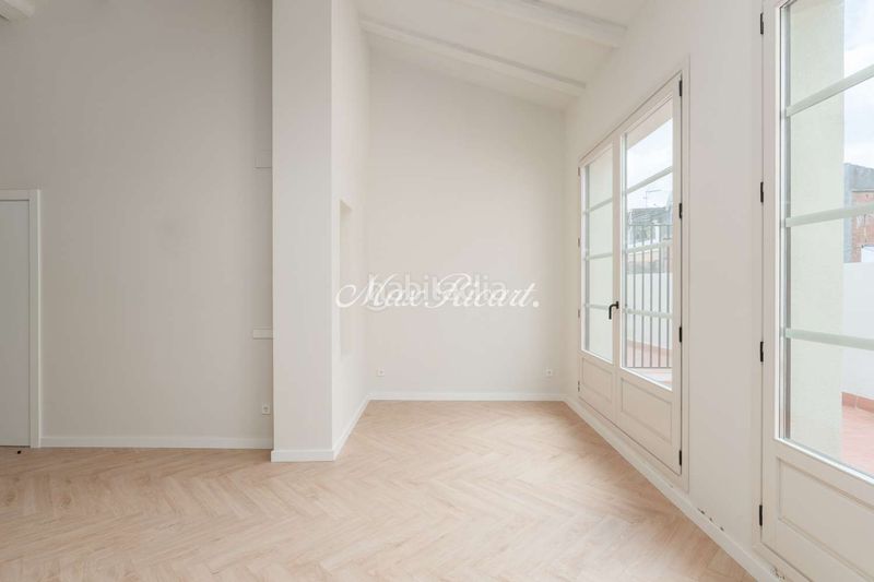 Foto b4e48e73-c92d-47f4-a8db-d36710b3ee3f. Ático magnífico atico de obra nueva a un paso de la rambla 100m en Barcelona