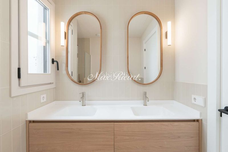 Foto c1acc6ab-ec59-47cb-9083-ad0713632f9e. Ático magnífico atico de obra nueva a un paso de la rambla 100m en Barcelona