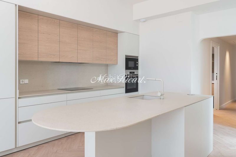 Foto d993323b-b8a7-4de8-80e5-2af10eac5027. Ático magnífico atico de obra nueva a un paso de la rambla 100m en Barcelona