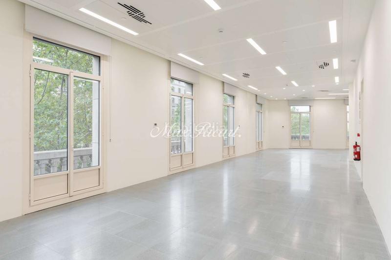 Foto 3395e46b-f284-4761-88c6-fd6cc289028f. Rent office space with heating parking in L´Antiga Esquerra de l´Eixample Barcelona