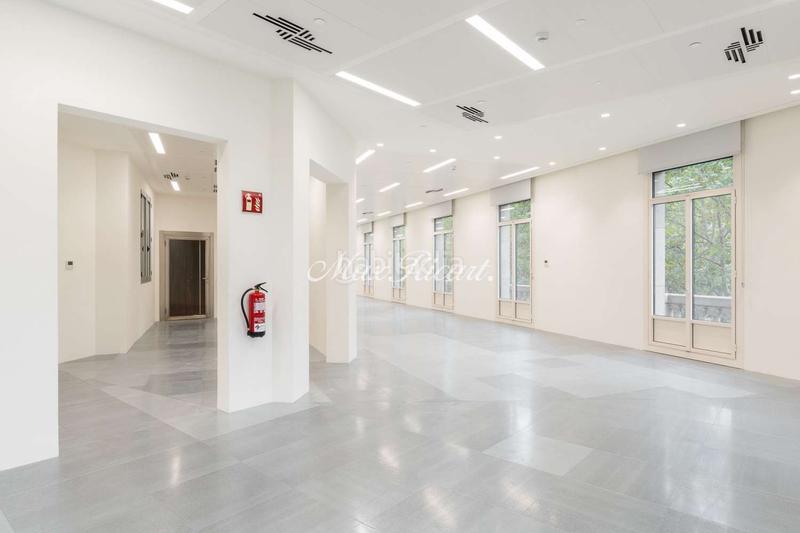 Foto 708d4322-6b3f-4687-870e-2de18190808b. Rent office space with heating parking in L´Antiga Esquerra de l´Eixample Barcelona