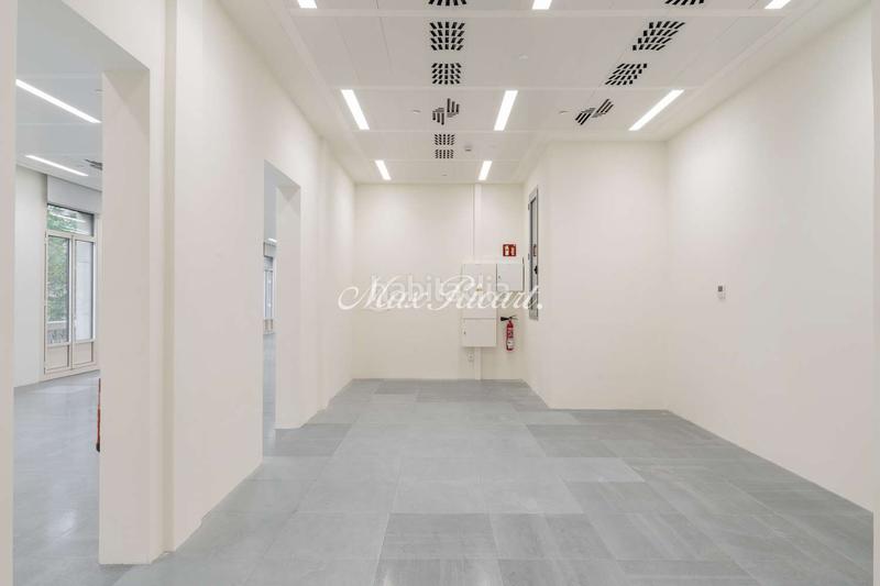 Foto 91fd7c5f-d546-40f5-8d91-acd1716d0fef. Rent office space with heating parking in L´Antiga Esquerra de l´Eixample Barcelona