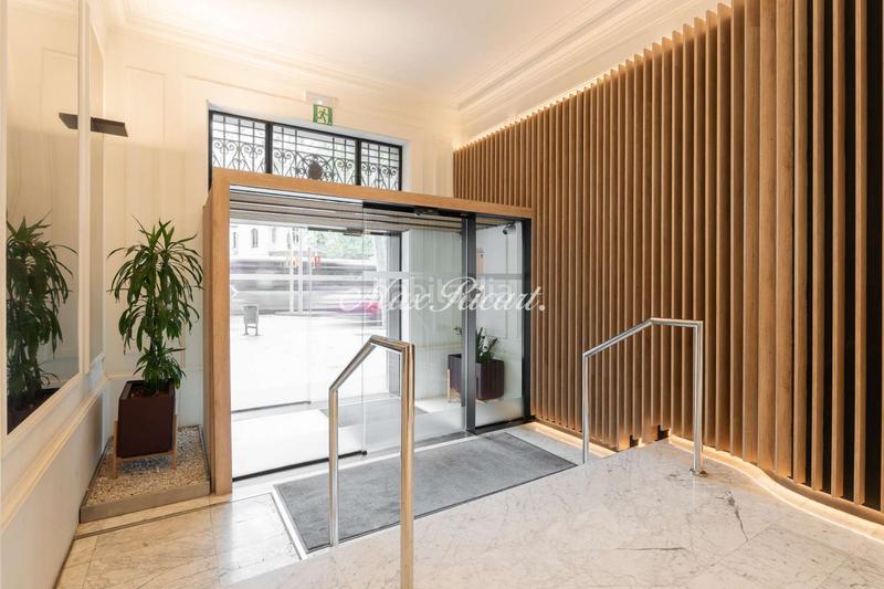 Foto 9662f90a-4367-4c05-8bd0-3e7d2c880d8b. Rent office space with heating parking in L´Antiga Esquerra de l´Eixample Barcelona