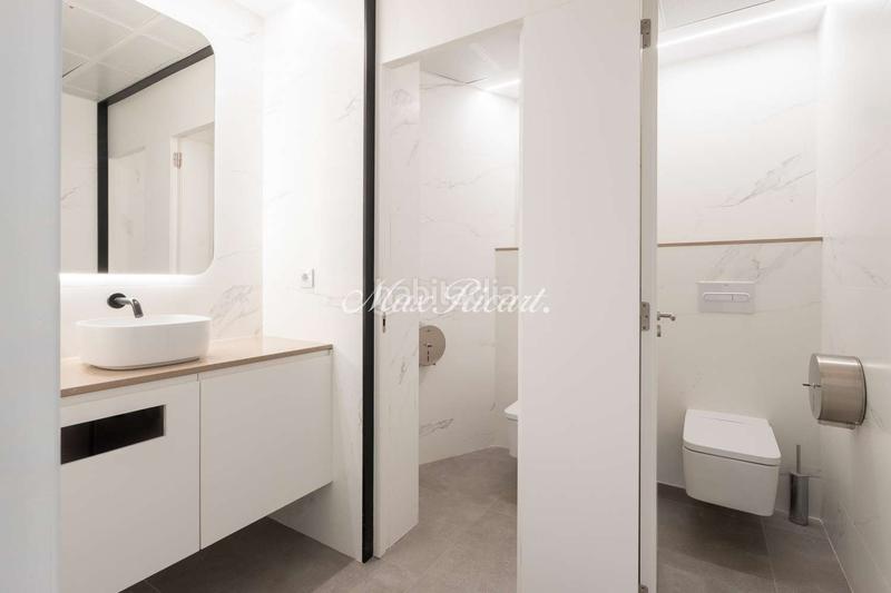 Foto e96aadda-b6c3-483c-ab54-74a42986c40c. Rent office space with heating parking in L´Antiga Esquerra de l´Eixample Barcelona