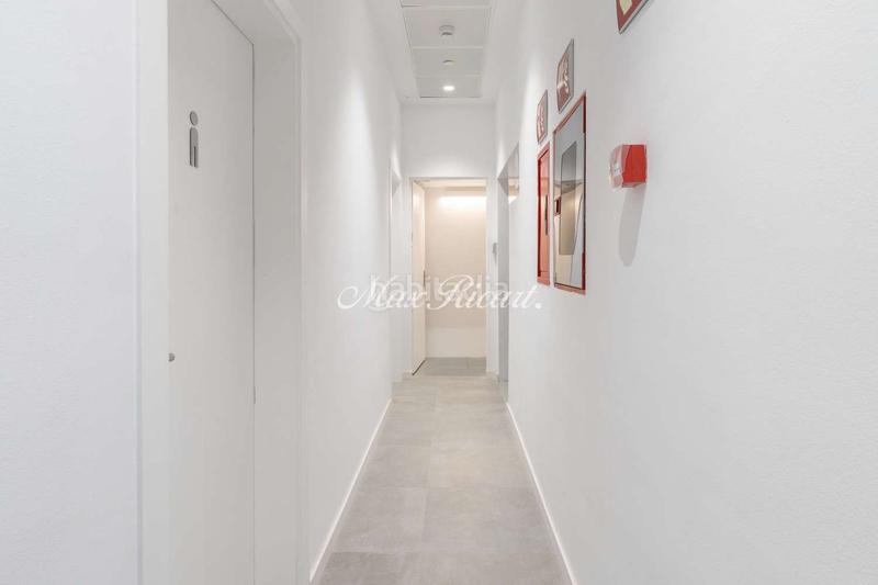 Foto f1ef3f60-b3e0-411a-a141-051fc5959fbc. Rent office space with heating parking in L´Antiga Esquerra de l´Eixample Barcelona