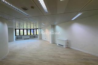 Miete Büro in Barri de les Corts. Luminosa oficina con vistas a francesc macià