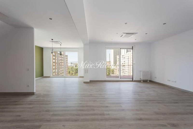 Foto 0cc07cd6-7c1d-45da-8257-8406f53c9a96. Lloguer àtic amb calefacció aparcament a Sant Ramon - Maternitat Barcelona