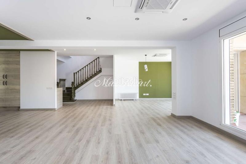 Foto 2370271a-65bd-4049-953f-9b6fb194dcca. Lloguer àtic amb calefacció aparcament a Sant Ramon - Maternitat Barcelona