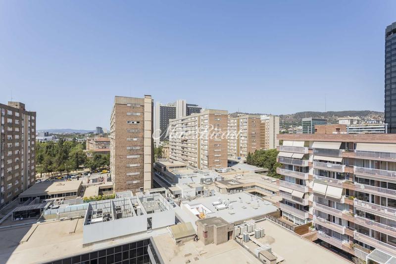 Foto 6da5caaa-b917-4a25-ae4d-e1f2bbf6e50a. Lloguer àtic amb calefacció aparcament a Sant Ramon - Maternitat Barcelona