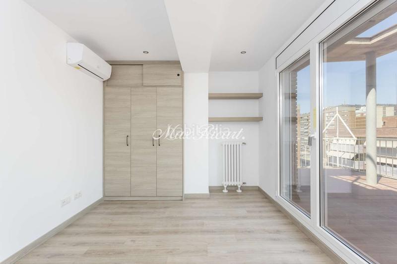 Foto b46c8768-5ca5-4b82-a252-e9d2f1c1e8c2. Lloguer àtic amb calefacció aparcament a Sant Ramon - Maternitat Barcelona
