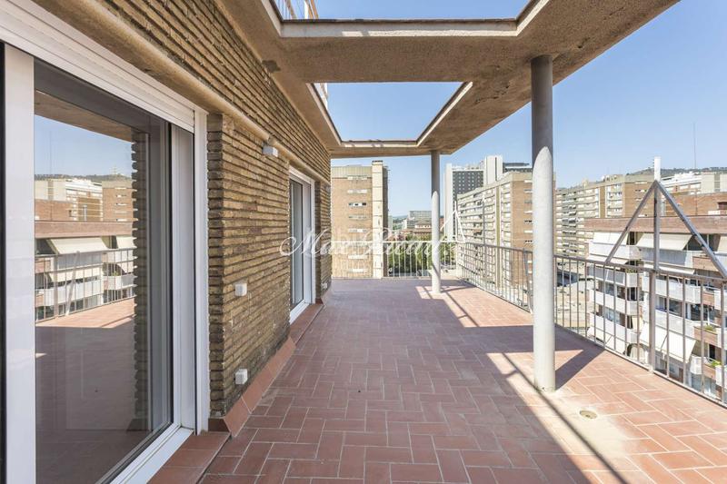 Foto bb554621-ce55-4084-a5cf-64f6bde6527e. Lloguer àtic amb calefacció aparcament a Sant Ramon - Maternitat Barcelona