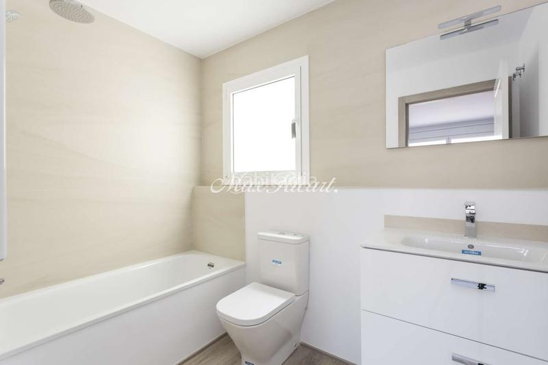 Foto bcad2fba-f2a0-4968-b2f9-cc367d83575d. Lloguer àtic amb calefacció aparcament a Sant Ramon - Maternitat Barcelona