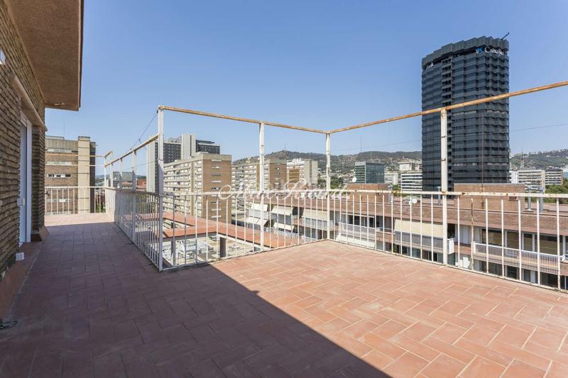 Foto fc66b9b4-20e3-4bfc-8137-dddd18854cf9. Lloguer àtic amb calefacció aparcament a Sant Ramon - Maternitat Barcelona