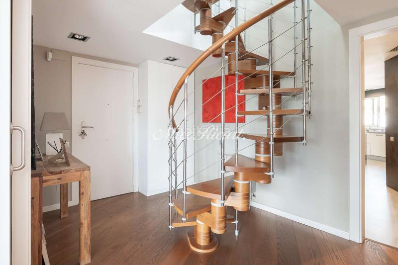 Foto 0929db63-f103-4a0c-9d8d-96c5a0215da0. Attique avec chauffage parking piscine dans Sarrià Barcelona