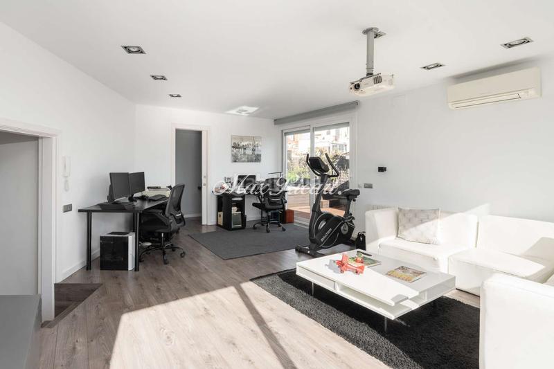 Foto 12cd586f-6b0e-4921-81b1-bb4da1abab52. Attique avec chauffage parking piscine dans Sarrià Barcelona