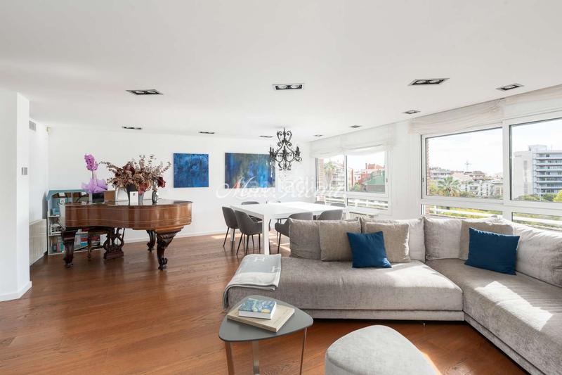 Foto 31de4f5d-b923-430b-8c35-5eaa6a7d28b3. Attique avec chauffage parking piscine dans Sarrià Barcelona