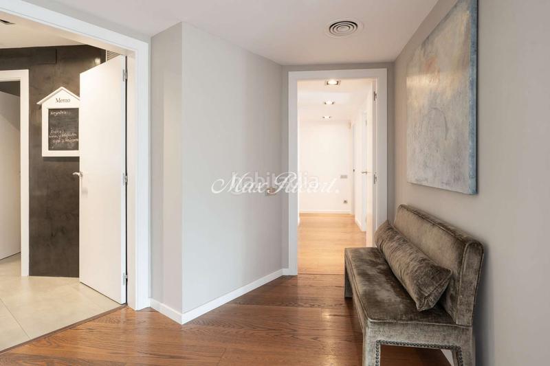 Foto 5514ba43-99ff-4c2f-a32a-0c256ccc7352. Attique avec chauffage parking piscine dans Sarrià Barcelona