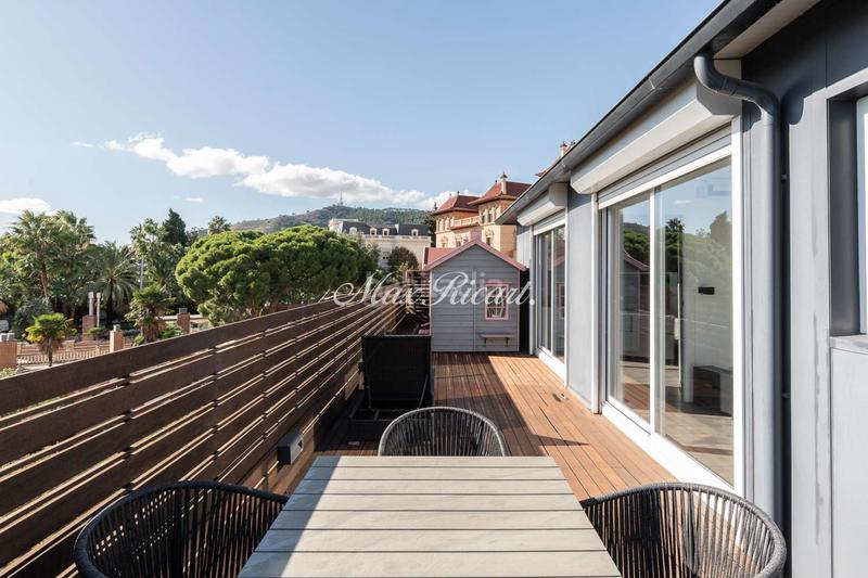 Foto 61a1d670-df83-4504-92fe-1f525d118635. Attique avec chauffage parking piscine dans Sarrià Barcelona