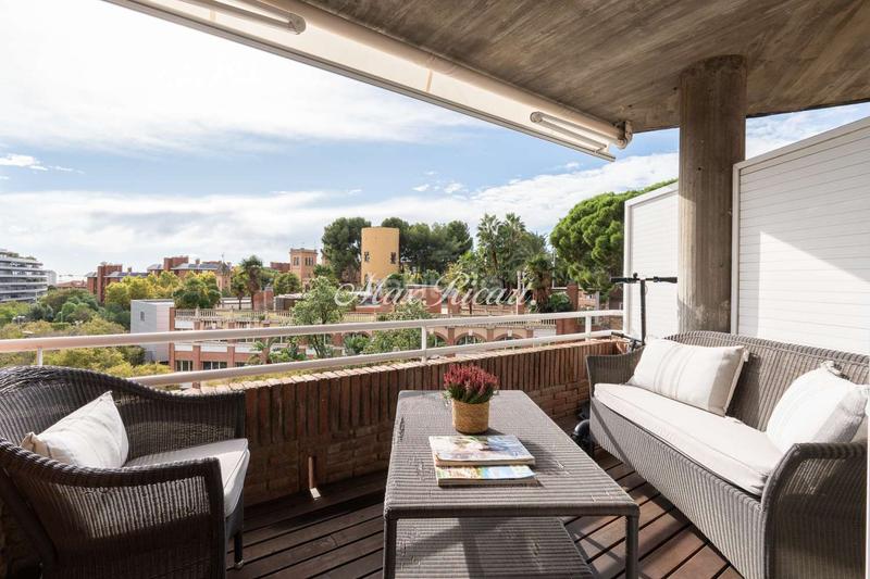 Foto 74be2d40-59f8-4533-bfc5-38f5da5bd7c6. Attique avec chauffage parking piscine dans Sarrià Barcelona