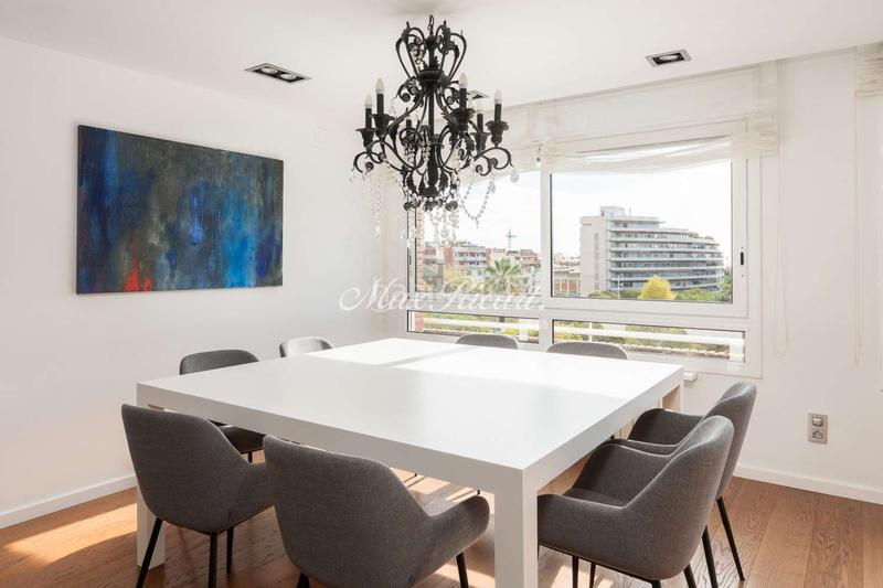 Foto 8ea5600f-7a5d-43c1-90f3-8f58791153c4. Attique avec chauffage parking piscine dans Sarrià Barcelona