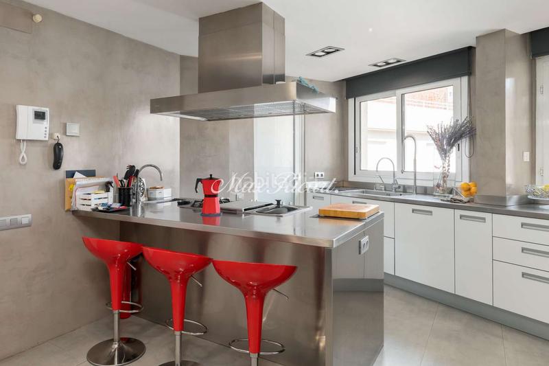 Foto e0040223-d981-4240-859f-f0f5bf3b5d36. Attique avec chauffage parking piscine dans Sarrià Barcelona