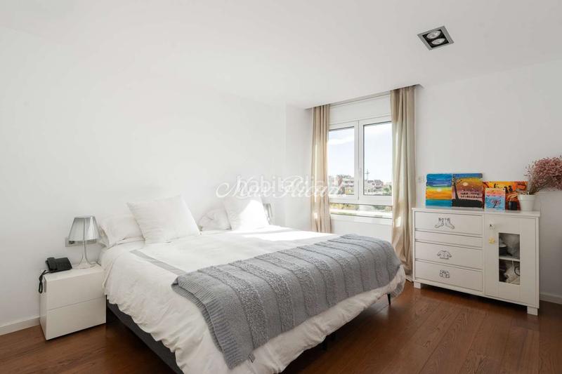 Foto e5ebda86-b9d4-4a6d-8d90-c5fa0222291d. Attique avec chauffage parking piscine dans Sarrià Barcelona