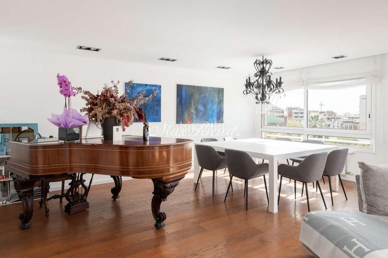 Foto ed9fbe39-12cc-41cd-b108-34ebddefa546. Attique avec chauffage parking piscine dans Sarrià Barcelona