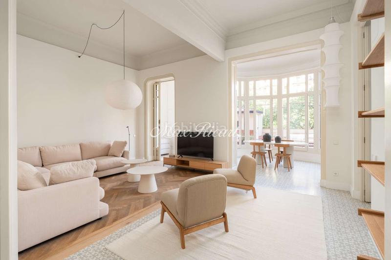 Foto 23b9ebd4-bb46-4add-a1ad-c7595d7fa5c2. Rent flat with heating parking in Dreta de l´Eixample Barcelona