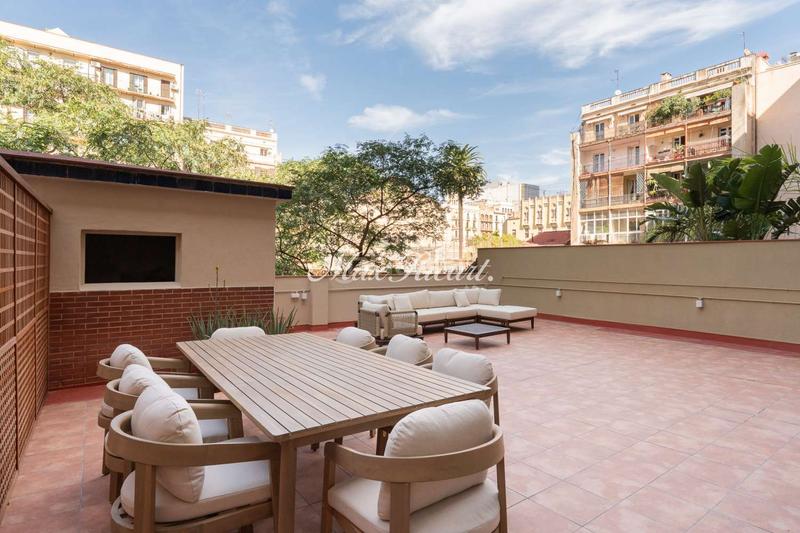 Foto 7755f255-1445-408f-994c-08eaee08d6b0. Rent flat with heating parking in Dreta de l´Eixample Barcelona