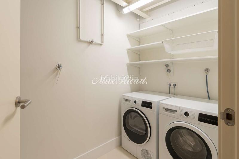 Foto aa9eb7bd-73ca-4269-8687-8dc1df7e9eef. Rent flat with heating parking in Dreta de l´Eixample Barcelona