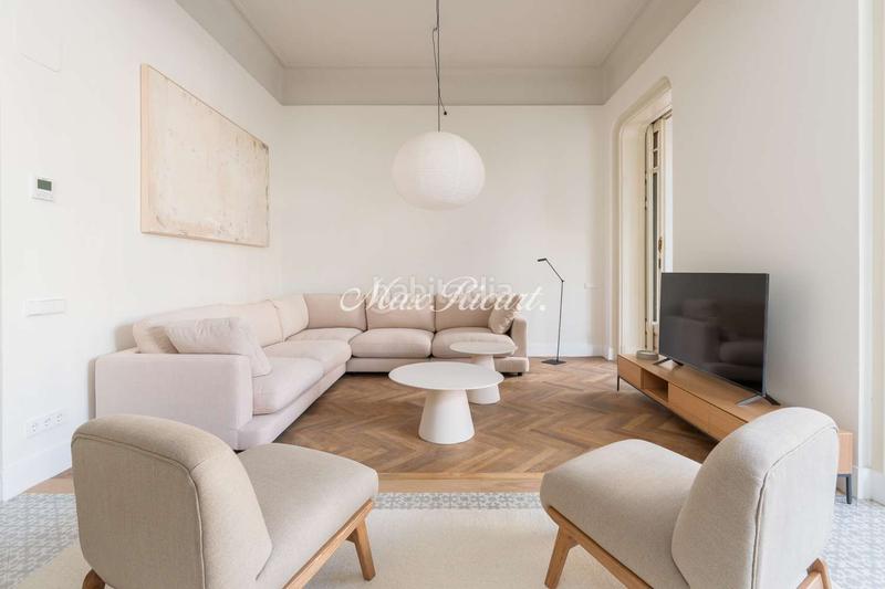 Foto c2605af5-7cc2-43af-90ec-b0863544a583. Rent flat with heating parking in Dreta de l´Eixample Barcelona