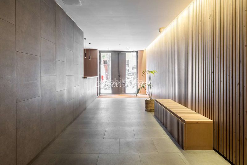 Foto 1b6353e4-0bbf-4531-9849-05782bfe851e. Pis amb calefacció aparcament a La Nova Esquerra de l´Eixample Barcelona