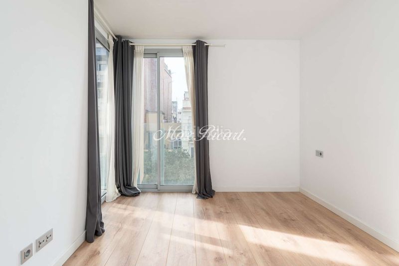 Foto 366f8342-e175-43de-86ad-9139db83cf5c. Pis amb calefacció aparcament a La Nova Esquerra de l´Eixample Barcelona