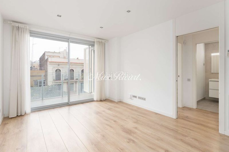 Foto 589208e8-b63b-4edb-b18f-6b64b52b8497. Pis amb calefacció aparcament a La Nova Esquerra de l´Eixample Barcelona