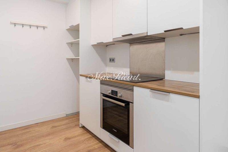 Foto b8bdb2d1-a749-4c70-bed1-72f5ad49203c. Pis amb calefacció aparcament a La Nova Esquerra de l´Eixample Barcelona