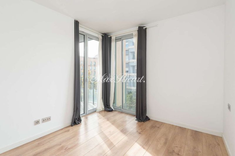 Foto c18893a9-4786-436c-99a6-b03a4ae70cc9. Pis amb calefacció aparcament a La Nova Esquerra de l´Eixample Barcelona