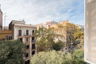 Appartement à La Nova Esquerra de l´Eixample. Apartamento reformado con terraza en el corazón del eixample