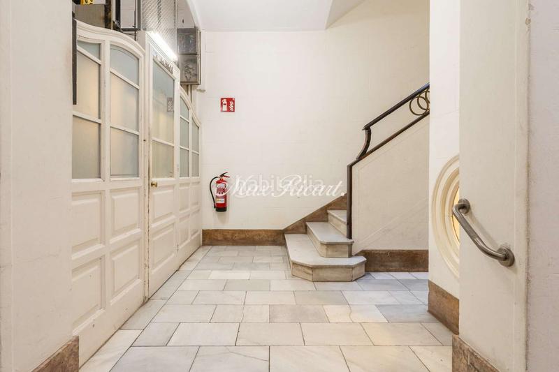 Foto d72fa9c0-2b34-4a5e-9460-f0a5548e4b78. Alquiler piso amplio piso reformado en el centro de gracia en Barcelona