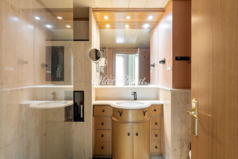 Foto 1a4d9f83-5a4b-4d8c-92dd-cf87ea7a876a. Piso  a reformar en eixample 116m2 4 hab en Barcelona