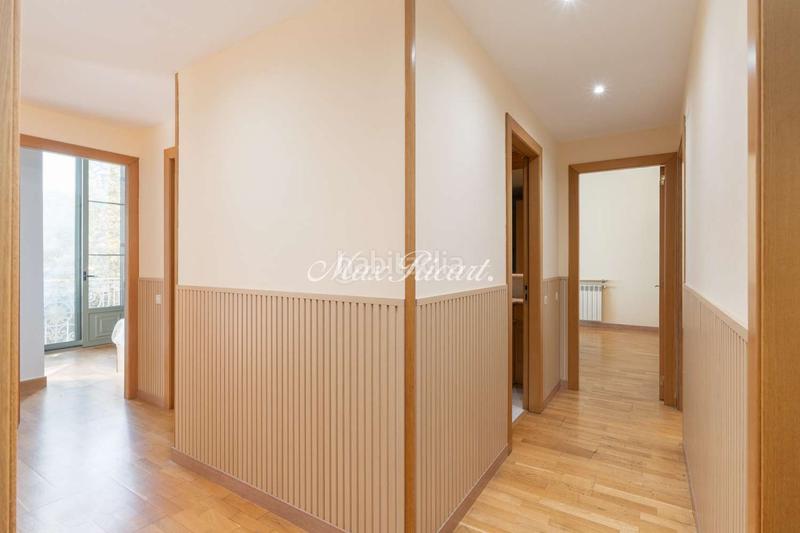 Foto 63ea608e-8db1-41f5-82fe-6a9fc775a1b3. Piso  a reformar en eixample 116m2 4 hab en Barcelona