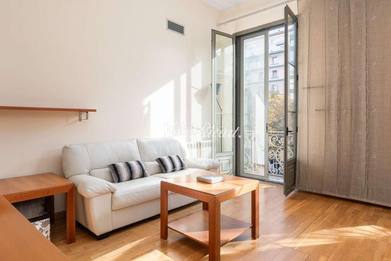 Foto 7f090369-9ef5-43d6-86af-24bca2185ef0. Piso  a reformar en eixample 116m2 4 hab en Barcelona