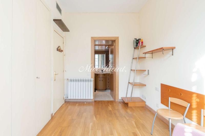 Foto f606e774-8769-4cff-89ee-bfe985532589. Piso  a reformar en eixample 116m2 4 hab en Barcelona